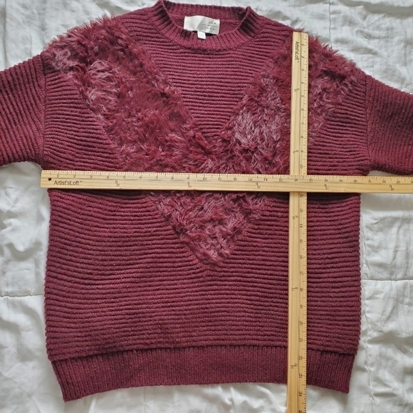 J.O.A. Knitted Oversized Fuzzy V Sweater Burgundy Size Small - Picture 7 of 10